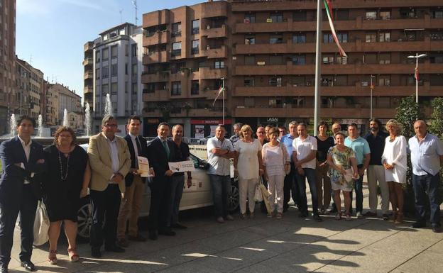 Taxistas unidos en La Rioja Baja tras el acuerdo pactado en Calahorra. 