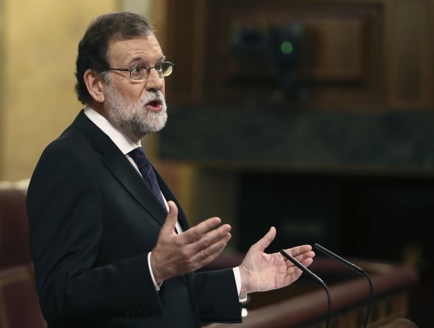 El presidente del Gobierno,Mariano Rajoy, durante su comparecencia ayer en el pleno extraordinario del Congreso. :: mariscal / efe