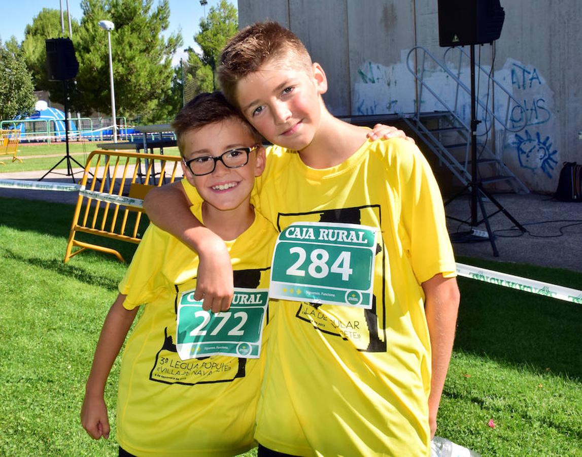 Santi Sierra y Marta Vargas fueron los primeros locales tras el atleta navarro Rubén Juániz y Rebeca Peña con motivo de la celebración de la III Legua de Navarrete (5.572 metros)