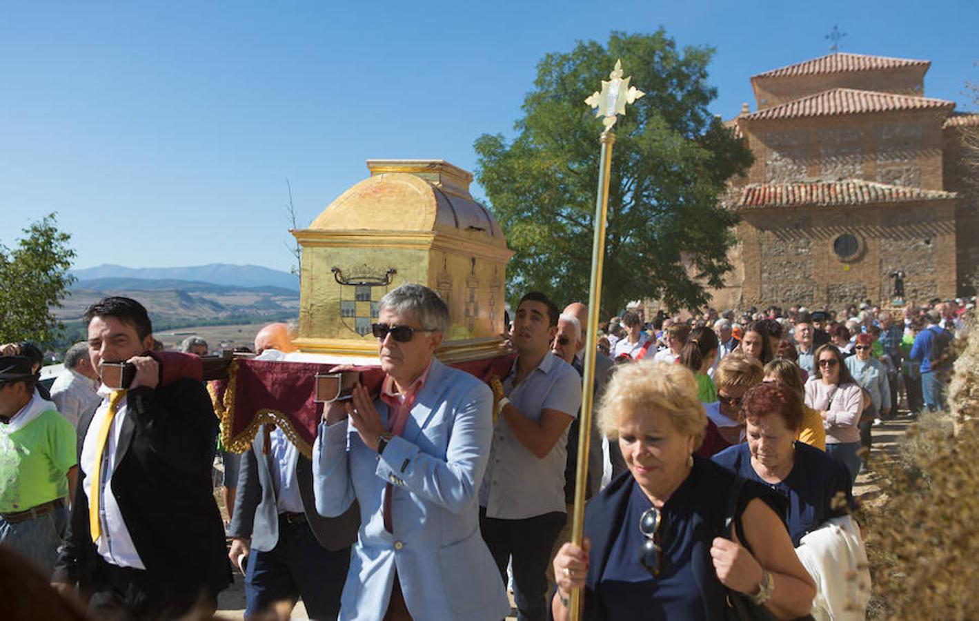 Tradición centenaria y devoción religiosa en la exhibición de las reliquias de San Vitores celebrada en La Riojilla Burgalesa. La localidad de Fresno de Río Tirón (Burgos) abrió el arca y la urna donde descansan los restos de San Vitores, santo venerado en una veintena de pueblos riojanos y burgaleses. 