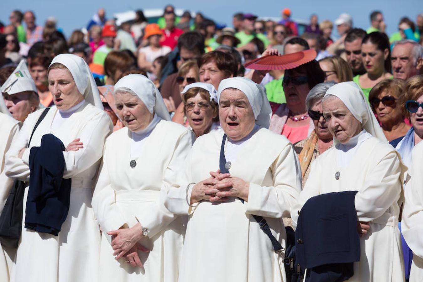 Tradición centenaria y devoción religiosa en la exhibición de las reliquias de San Vitores celebrada en La Riojilla Burgalesa. La localidad de Fresno de Río Tirón (Burgos) abrió el arca y la urna donde descansan los restos de San Vitores, santo venerado en una veintena de pueblos riojanos y burgaleses. 