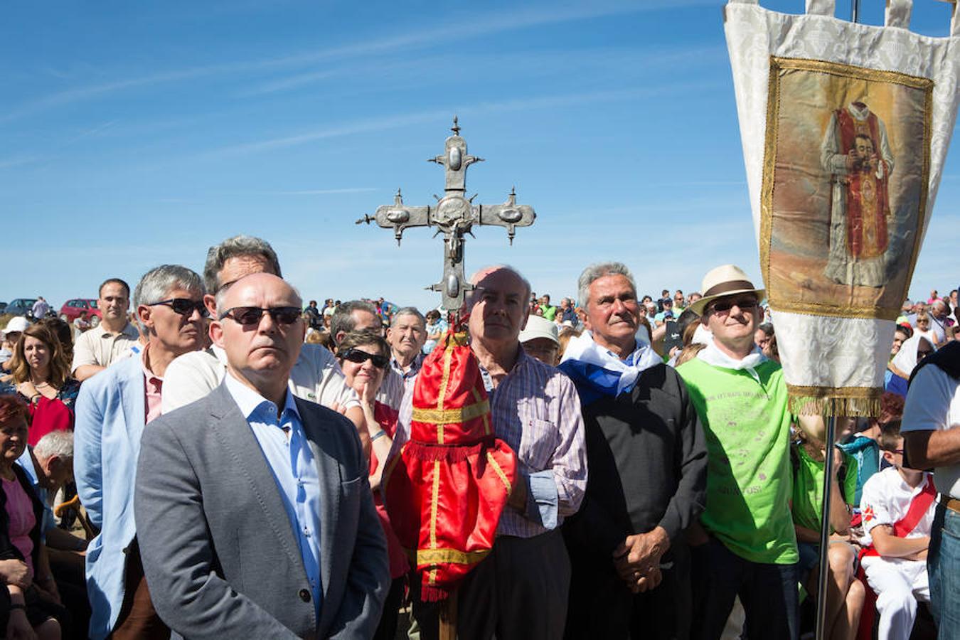Tradición centenaria y devoción religiosa en la exhibición de las reliquias de San Vitores celebrada en La Riojilla Burgalesa. La localidad de Fresno de Río Tirón (Burgos) abrió el arca y la urna donde descansan los restos de San Vitores, santo venerado en una veintena de pueblos riojanos y burgaleses. 