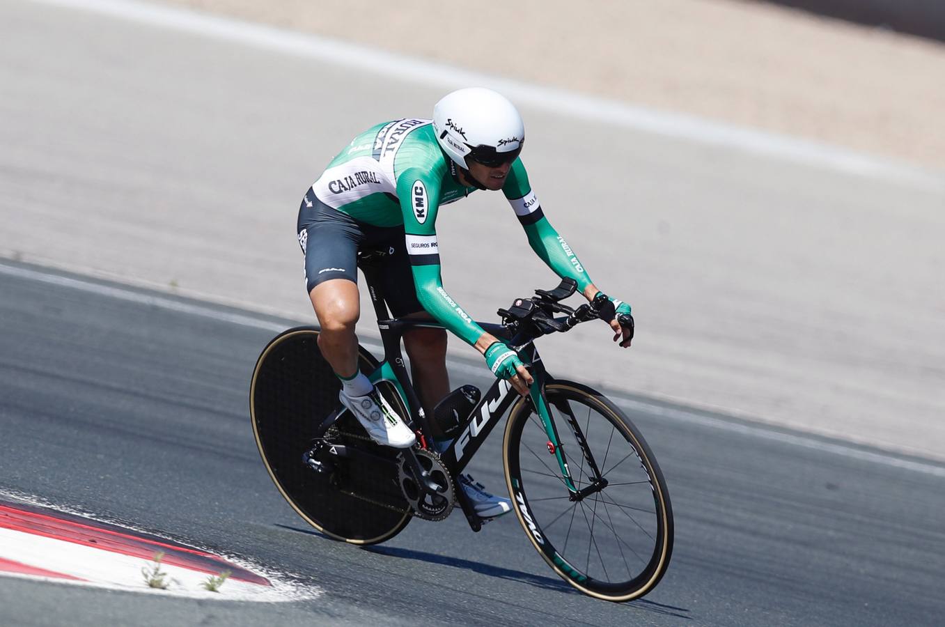El líder de la Vuelta Ciclista a España ha consolidado su liderato con el triunfo en la contrarreloj que ha acabado en Logroño