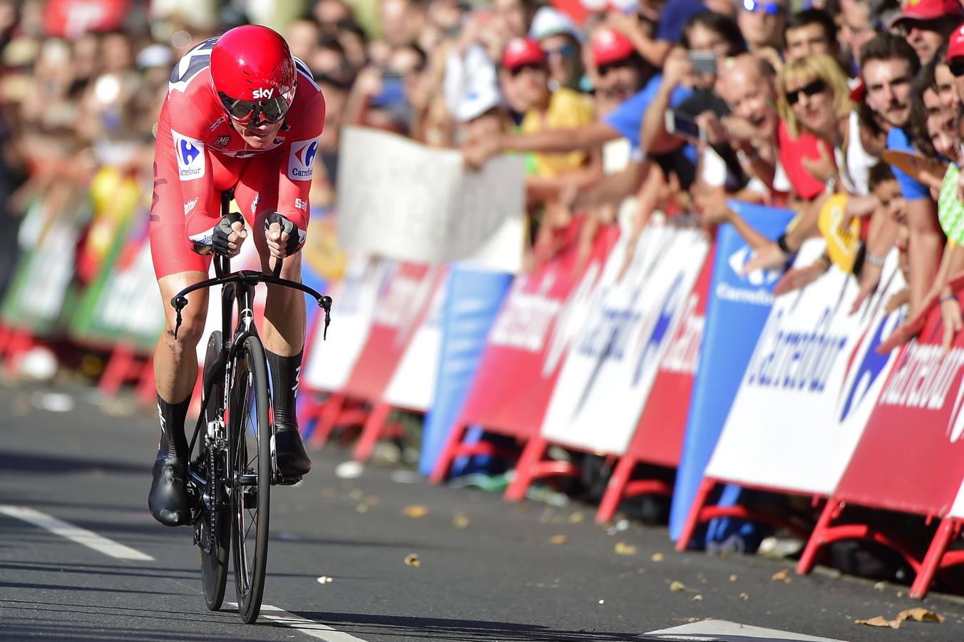 El líder de la Vuelta Ciclista a España ha consolidado su liderato con el triunfo en la contrarreloj que ha acabado en Logroño