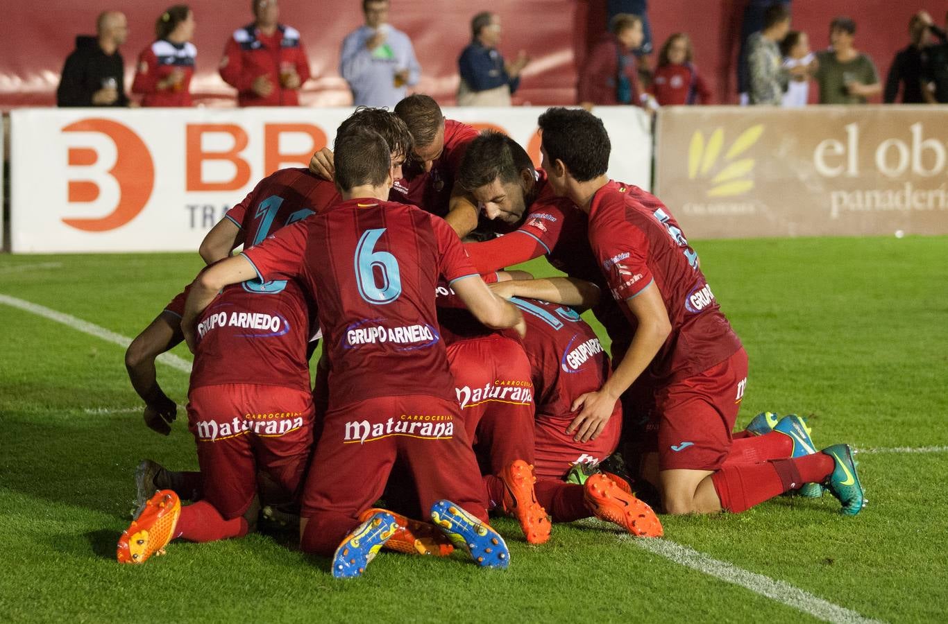 Los rojillos superaron en la prórroga por dos goles a cero al Leioa después de un extaordinario partido.