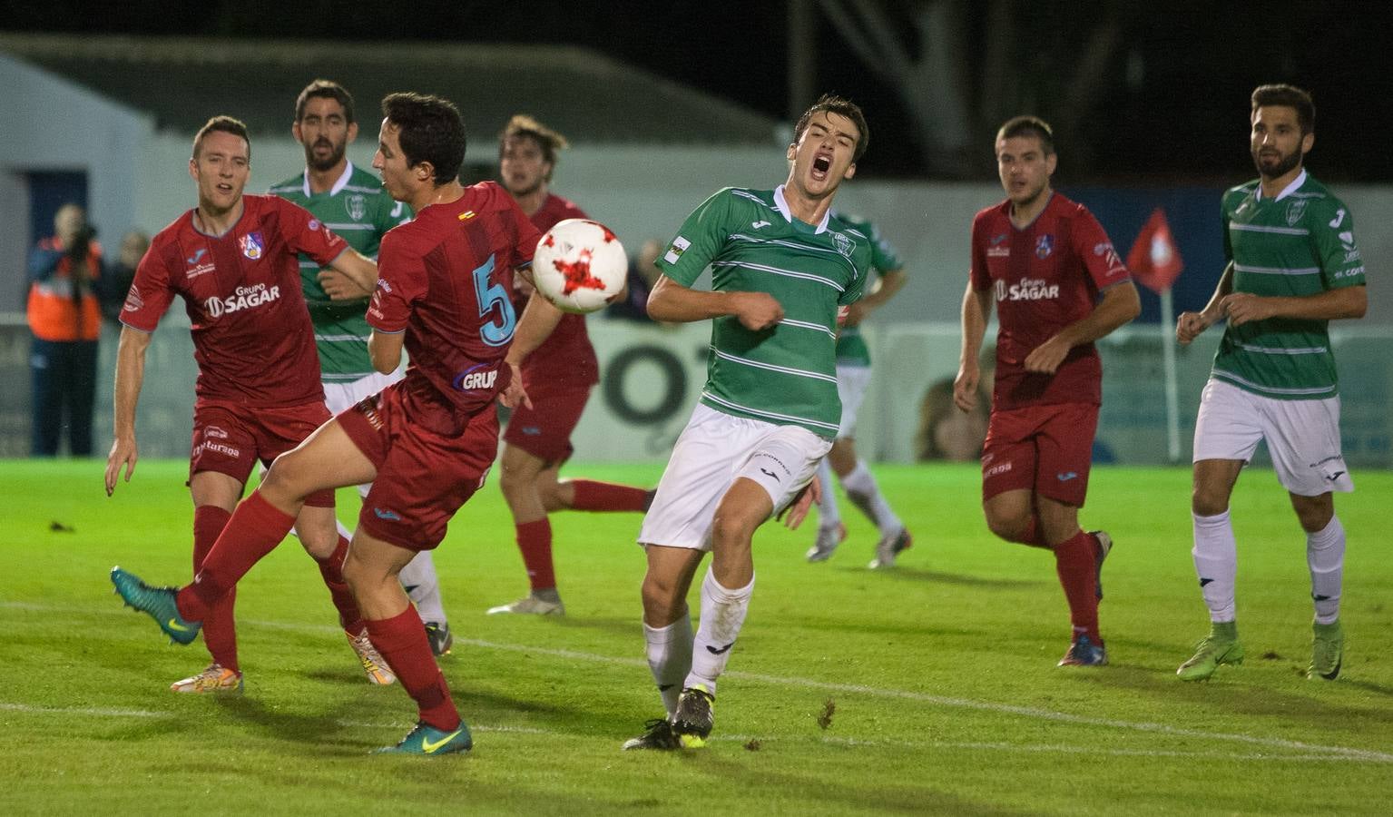 Los rojillos superaron en la prórroga por dos goles a cero al Leioa después de un extaordinario partido.