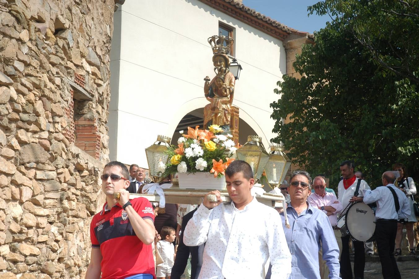 Procesion de Virgen de la Antigua en Grávalos