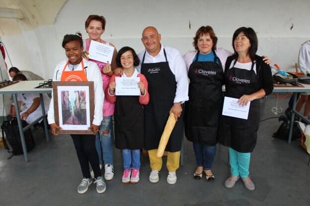 Vencedores. El podio del III Concurso de Patatas Bravas 'Ciudad de Haro'.