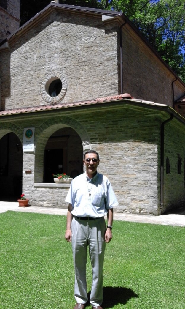 Honorio es el único fraile en el convento de Borgo Maggiore. :: h. m.