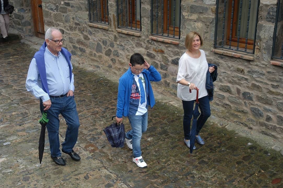 Imágenes de la procesión que se celebró en Cornago en honor a la Virgen de la Soledad.