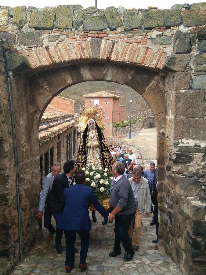 Imágenes de la procesión que se celebró en Cornago en honor a la Virgen de la Soledad.