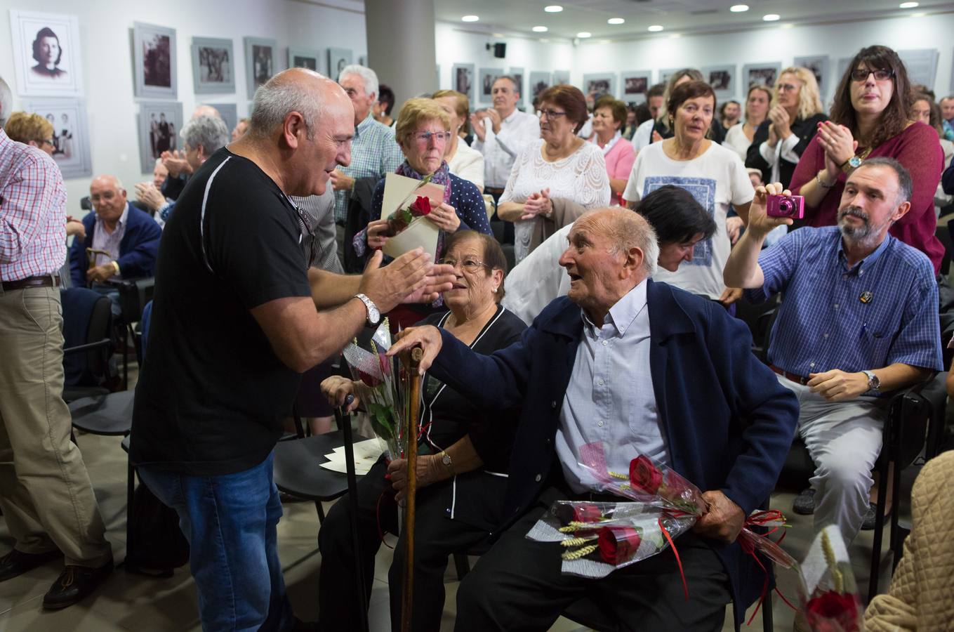 Villamediana tributó un homenaje a sus vecinos fusilados en 1936, que contó con el apoyo de todos los partidos