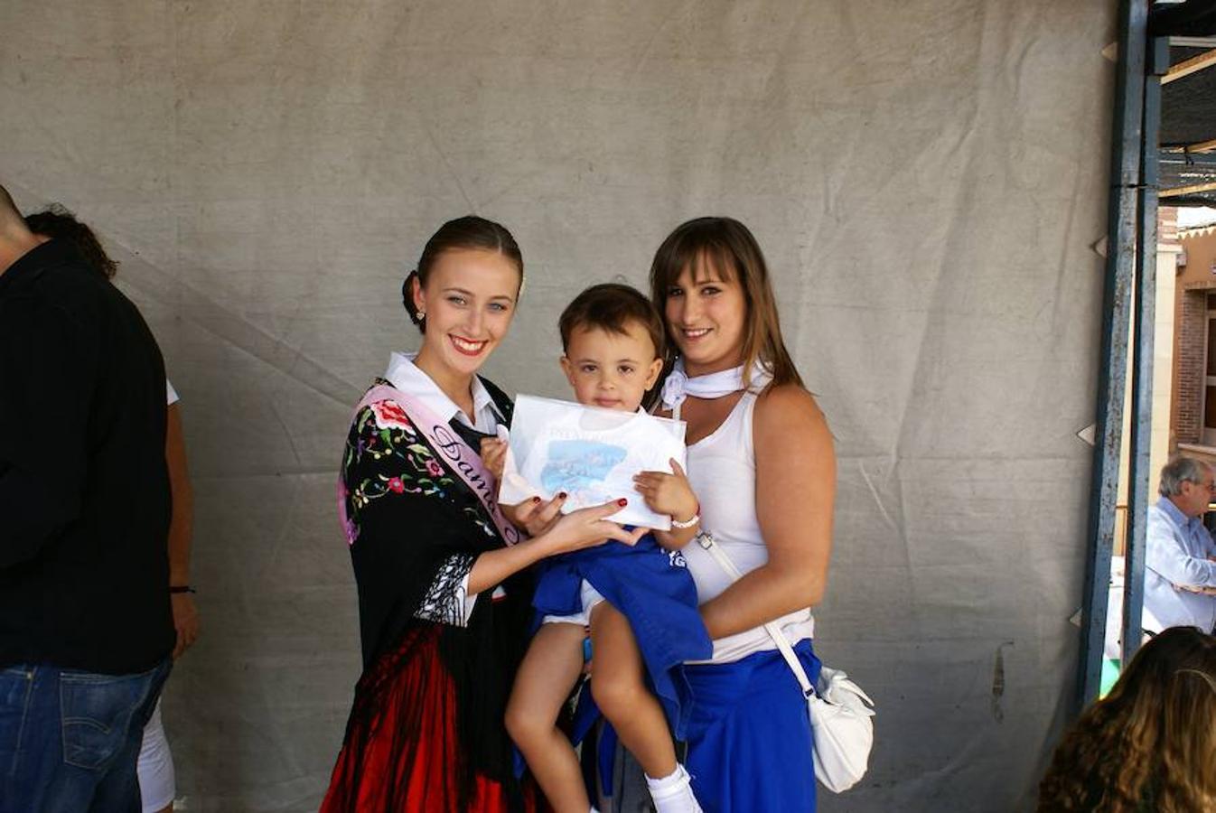 La peña Virgen de los Parrales de Baños de Río Tobía repartió el domingo cerca de 14.000 bocadillos del embutido bañejo con motivo de la celebración de su XLIV festival de exaltación de la chacina bañeja