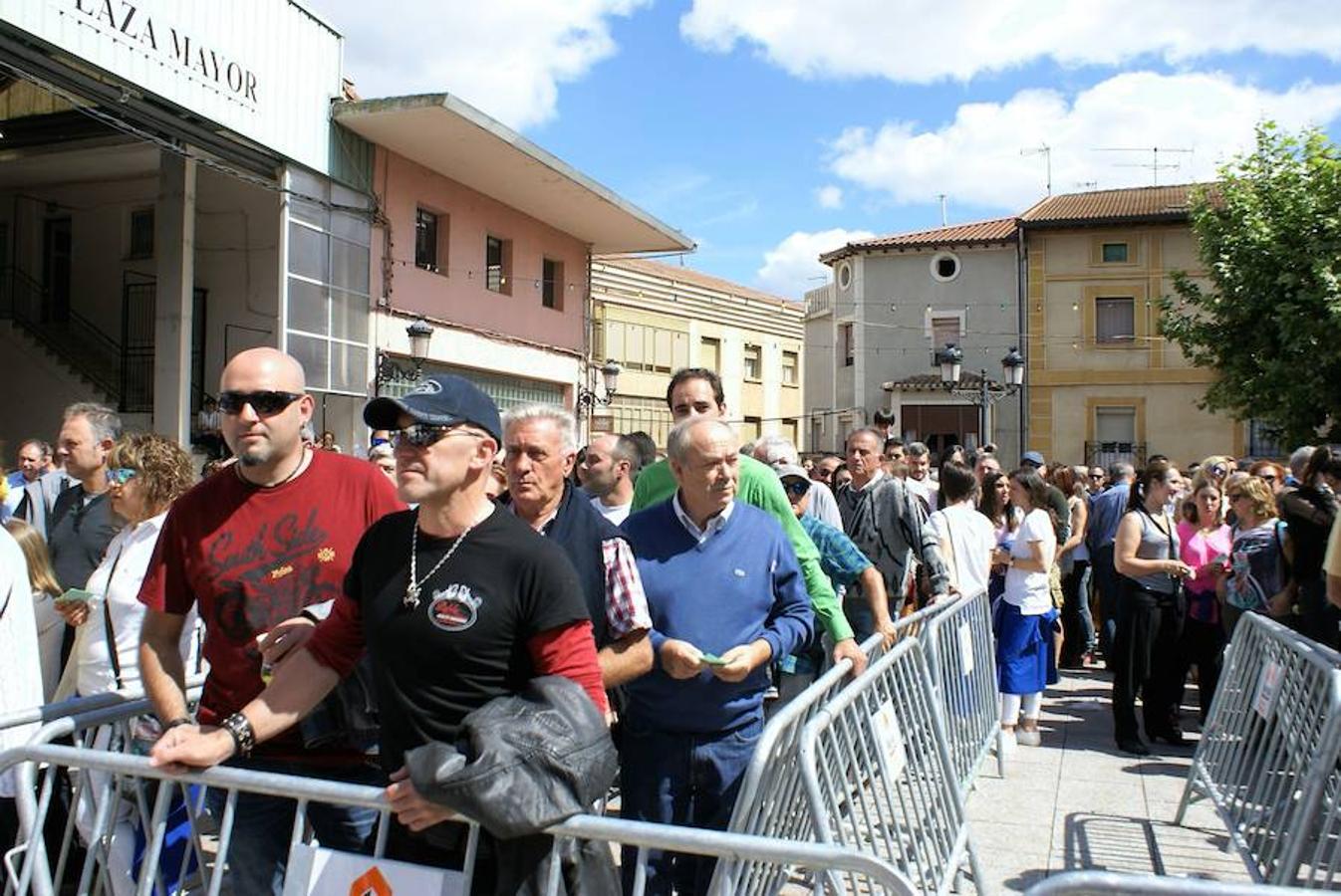 La peña Virgen de los Parrales de Baños de Río Tobía repartió el domingo cerca de 14.000 bocadillos del embutido bañejo con motivo de la celebración de su XLIV festival de exaltación de la chacina bañeja