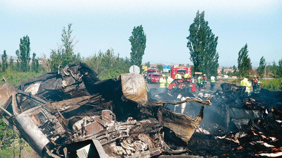 Dos camionros murieron en Alfaro este año entre los hierros de los vehículos incendiados