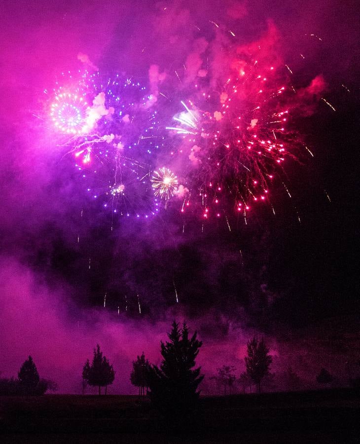 El cielo de Logroño se iluminó con los primeros fuegos artificiales de las fiestas