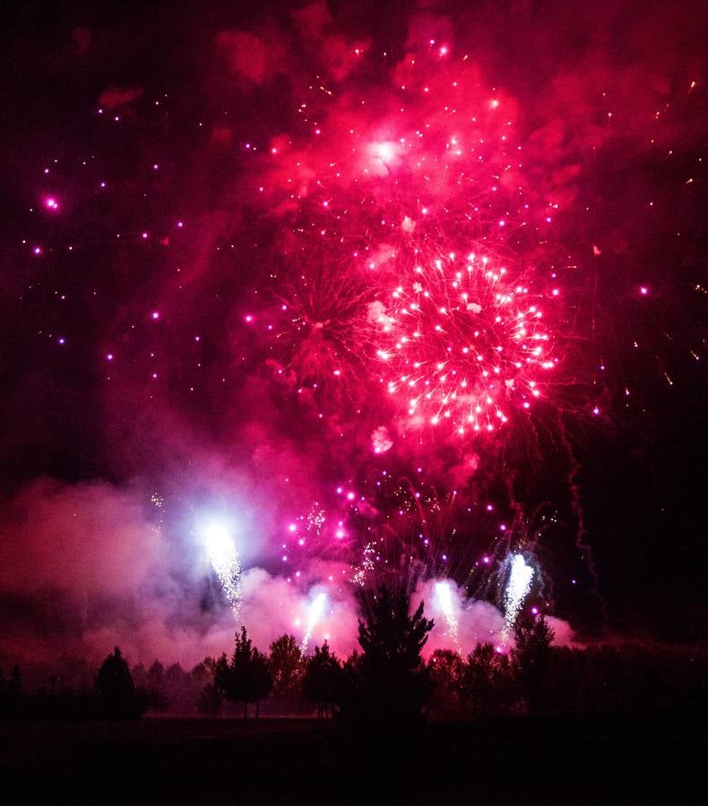 El cielo de Logroño se iluminó con los primeros fuegos artificiales de las fiestas