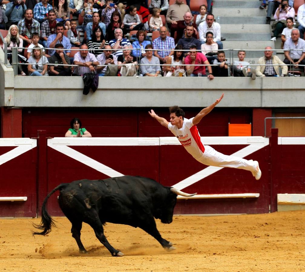 Pablo Martín gana la semifinal del concurso de recortadores