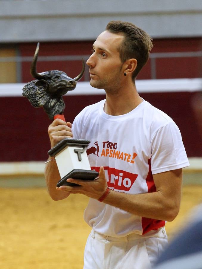 Pablo Martín gana la semifinal del concurso de recortadores