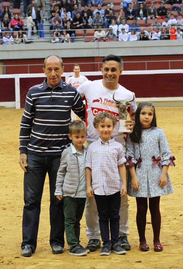 Pablo Martín gana la semifinal del concurso de recortadores