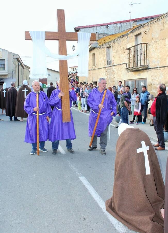 La procesión de la Cruz de septiembre volvió a reunir a los 'picaos'.