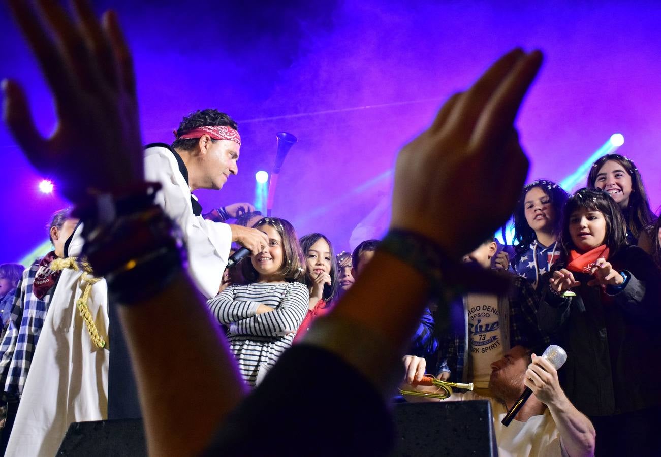 El grupo actuó ayer en la sede de la Peña La Rioja.