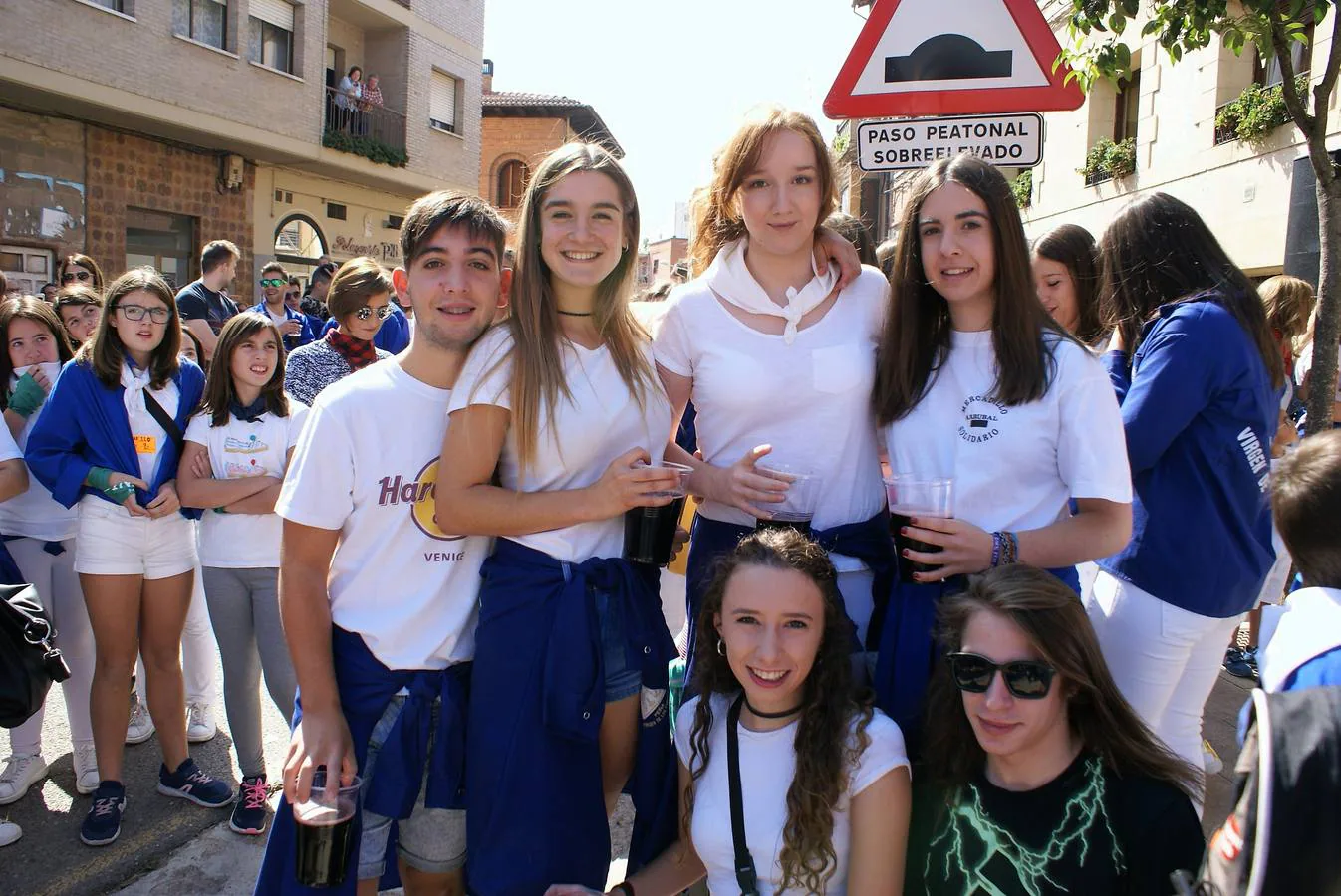 El disparo del cohete en Baños de Río Tobía dio inicio a las fiestas de San Mateo.