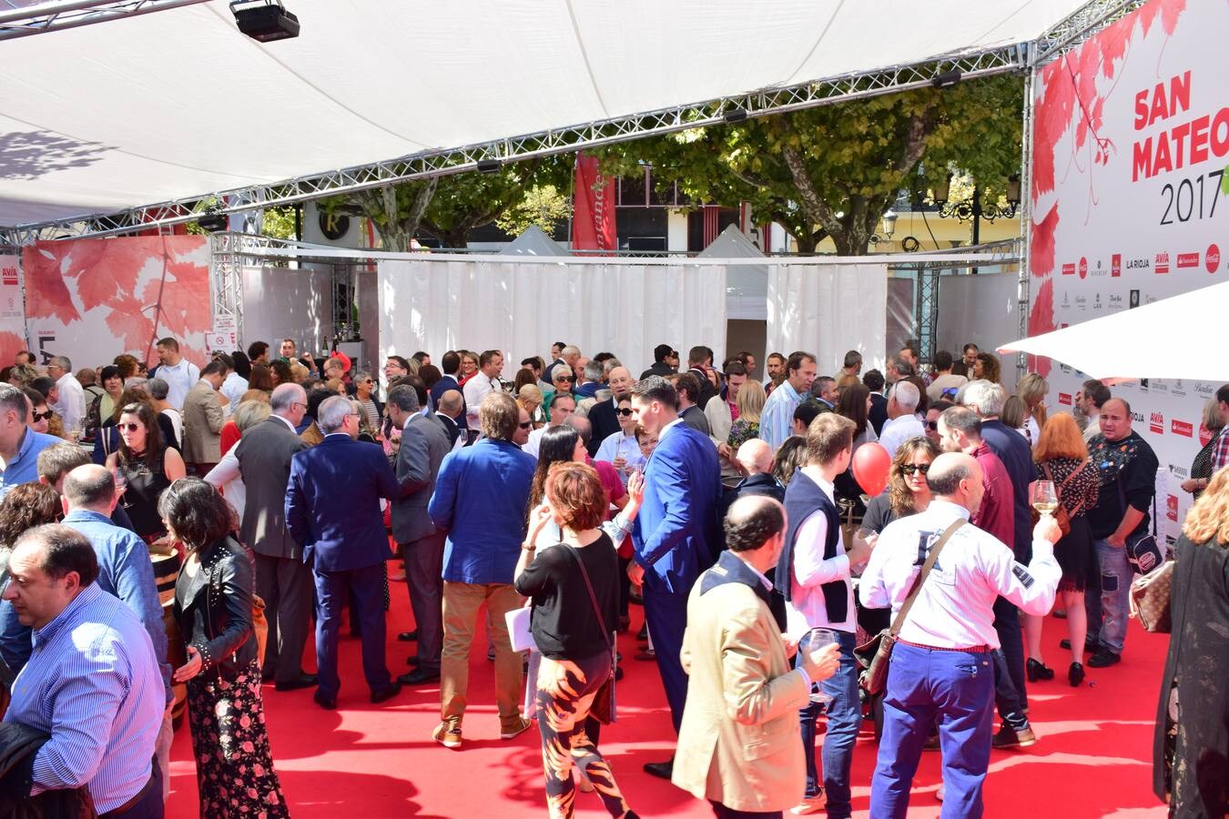 Gran ambiente el que se vivió el miércolese en la terraza del Diario LA RIOJA, con las propuestas del restaurante La chula y los vinos de Bodegs Riojanas.