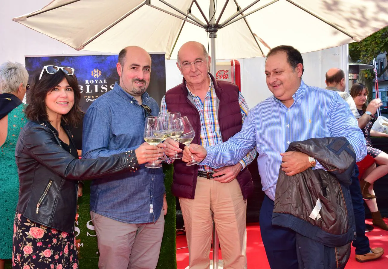 Gran ambiente el que se vivió el miércolese en la terraza del Diario LA RIOJA, con las propuestas del restaurante La chula y los vinos de Bodegs Riojanas.