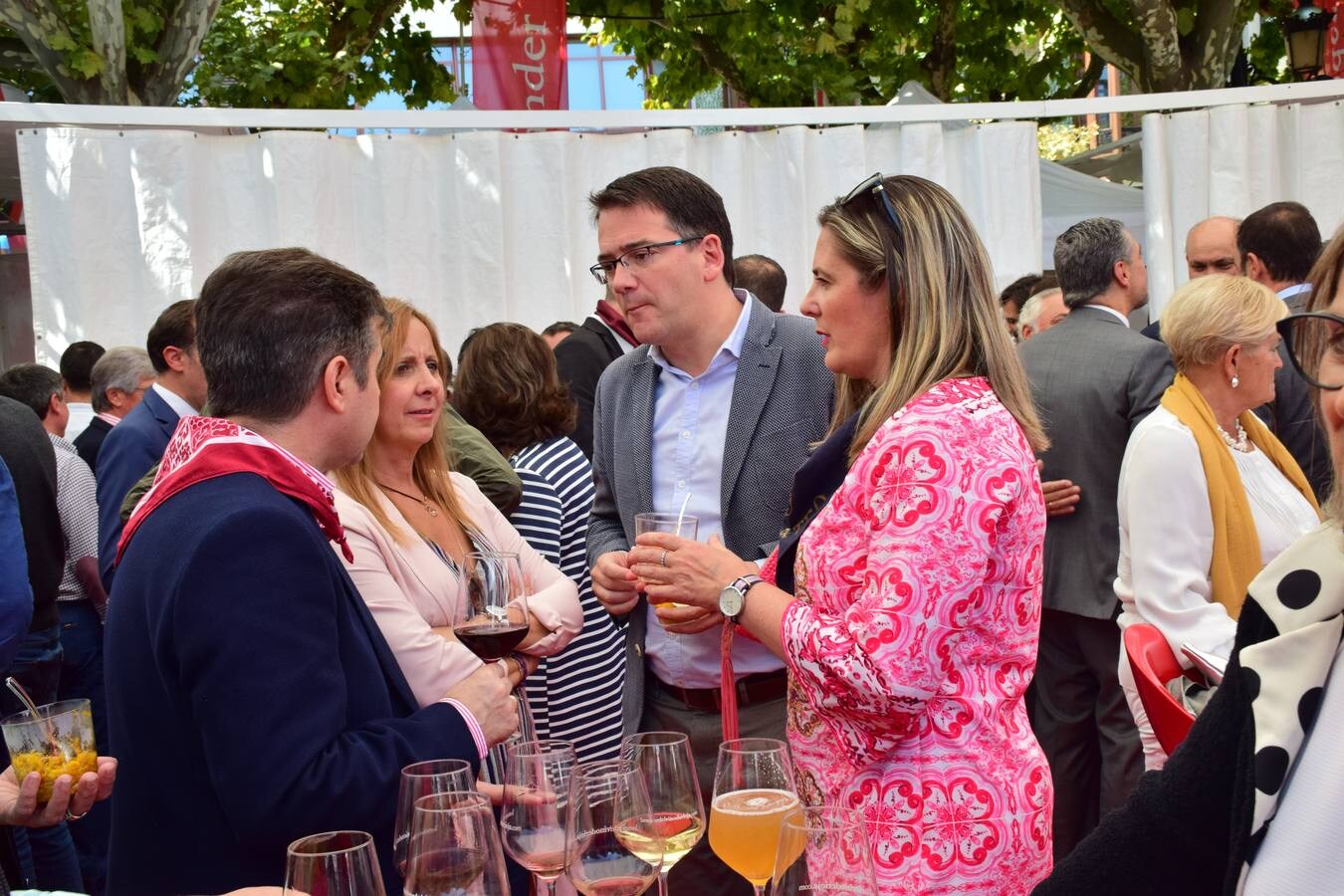 Gran ambiente el que se vivió el miércolese en la terraza del Diario LA RIOJA, con las propuestas del restaurante La chula y los vinos de Bodegs Riojanas.