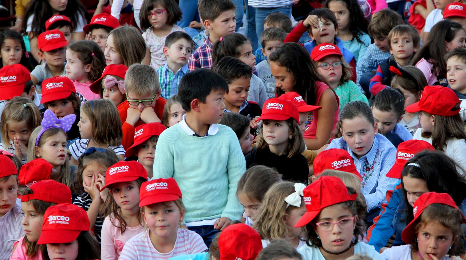 Los niños disfrutaron de lo lindo con las aventuras de Gortorito, Rosalinda y la bruja Ciriaca.