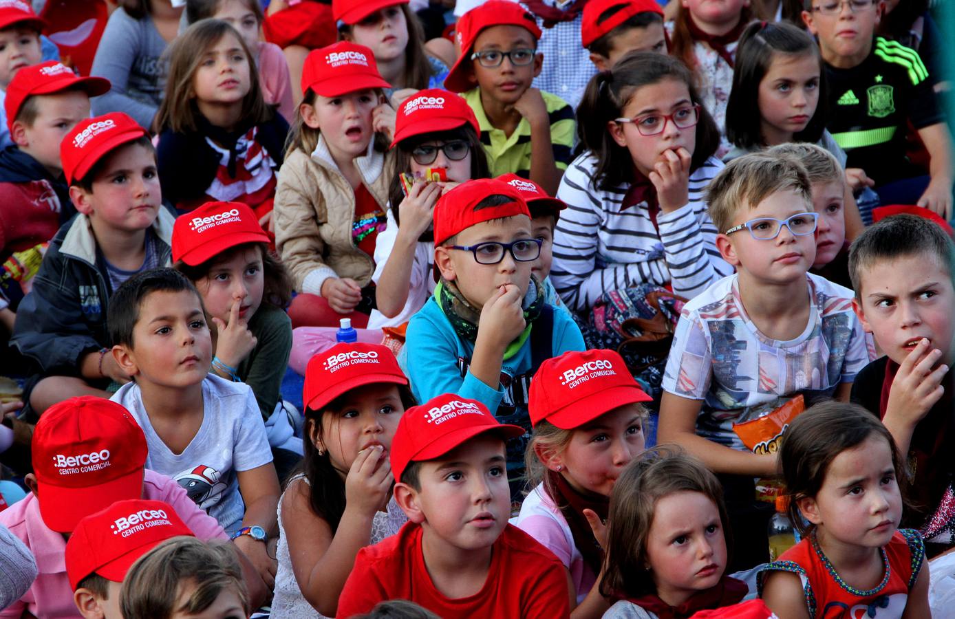 Los niños disfrutaron de lo lindo con las aventuras de Gortorito, Rosalinda y la bruja Ciriaca.