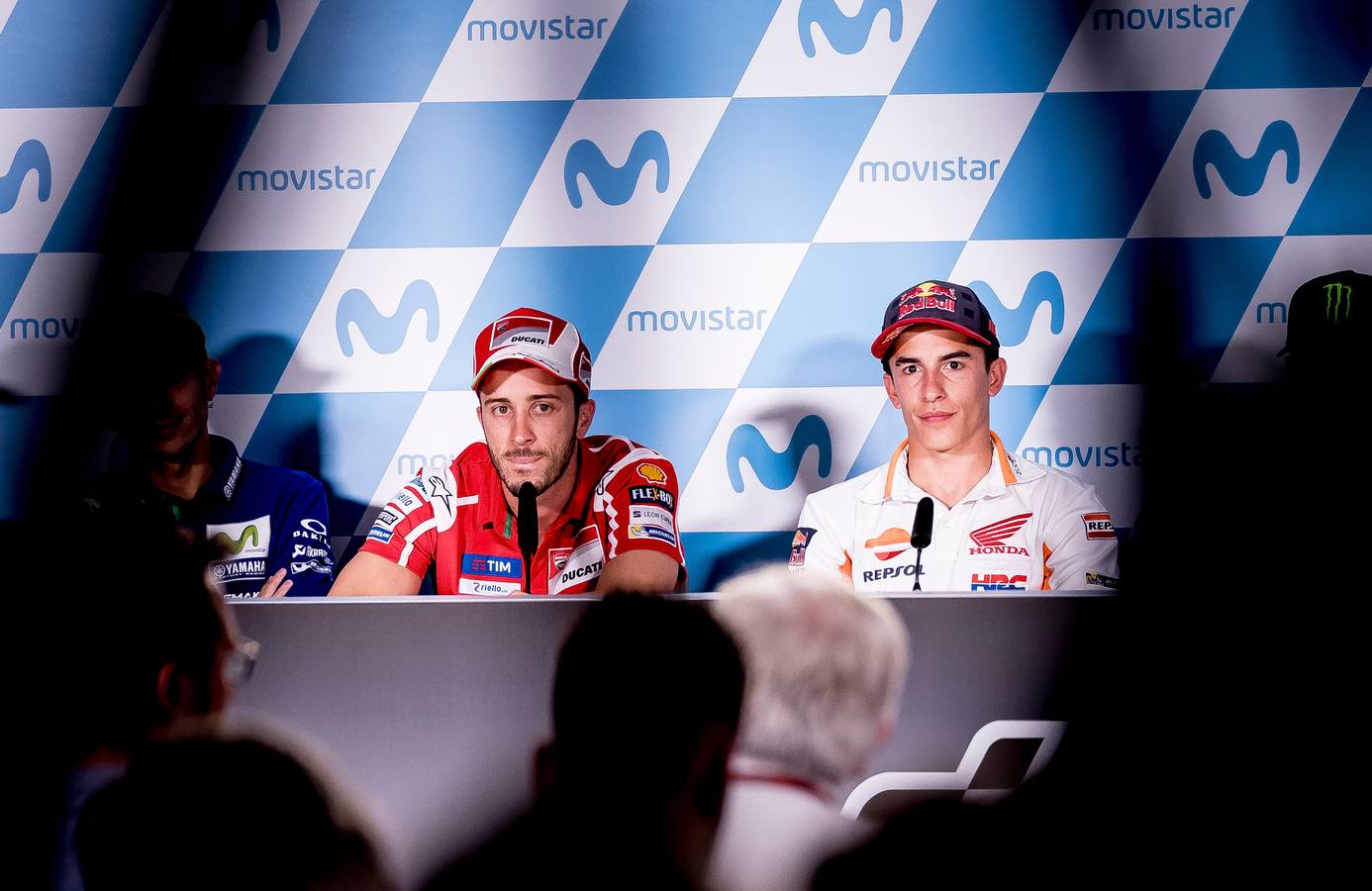 Andrea Dovizioso y MArc Márquez, concentrados antes del GP de Aragón.