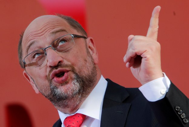 El encanto de Schulz ha desaparecido, pero él no se rinde y no descarta el milagro. :: reuters