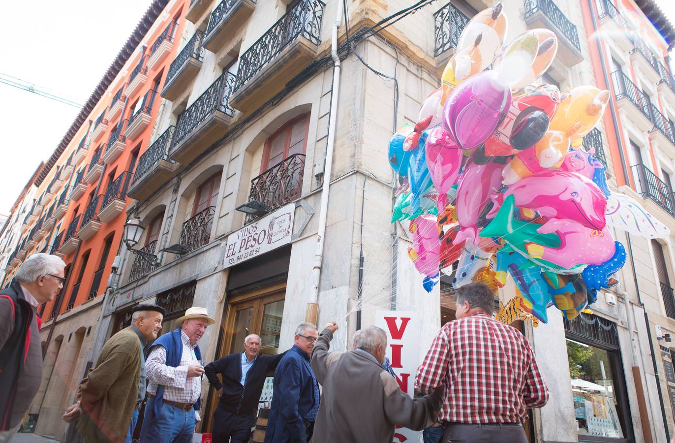 Muchos espectáculos t gran ambiente en las calles logroñesas.