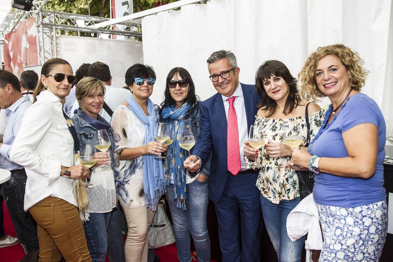 Muchos visitantes el viernes en la terraza de Diario LA RIOJA