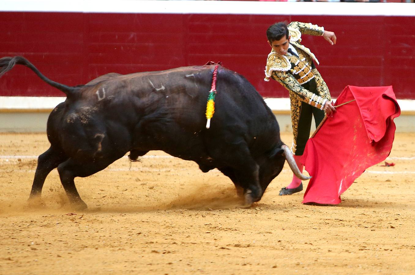 El quinto festejo de la Feria de San Mateo ha sido un espectáculo para olvidar cuanto antes, marcado por el nulo juego de la corrida de Zalduendo