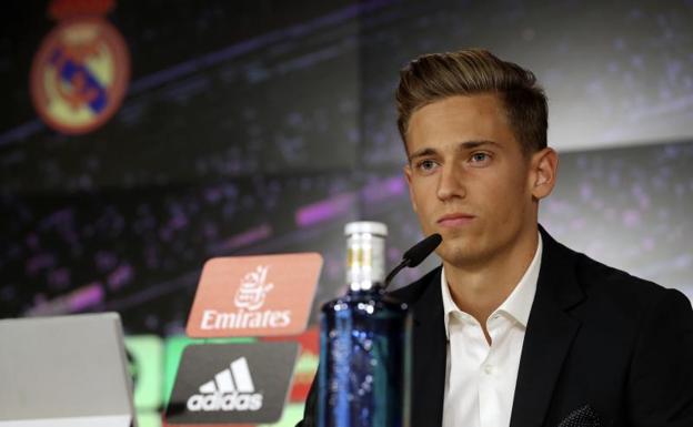 Marcos Llorente, durante el acto de renovación. 