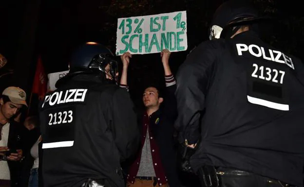 Manifestantes contrarios al AfD en Berlín.