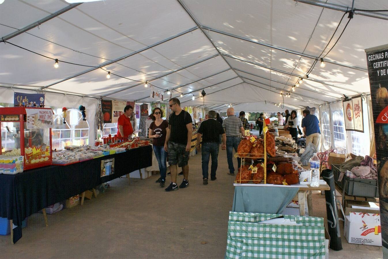 Este fin de semana se celebran las ferias de maquinaria agrícola, industrial y automoción. Además, se puede disfrutar del tradicional mercado artesanal