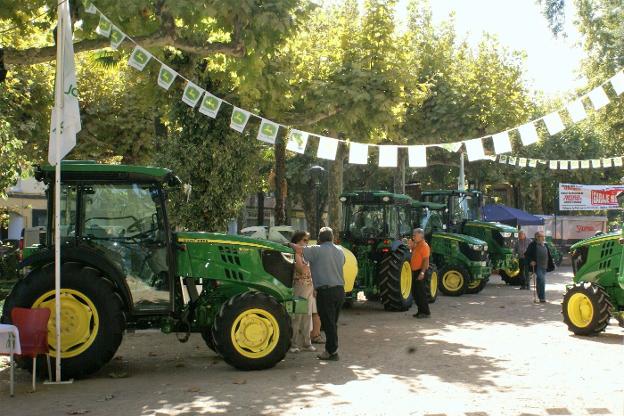 Los tractores último modelo no pueden faltar en la feria. :: F. D.