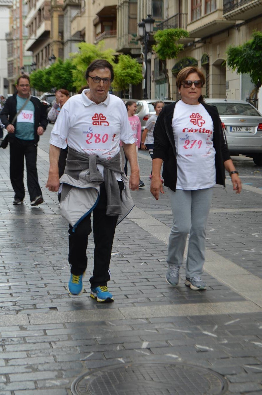 Muchos de los corredores participaron en familia en este evento deportivo y solidario