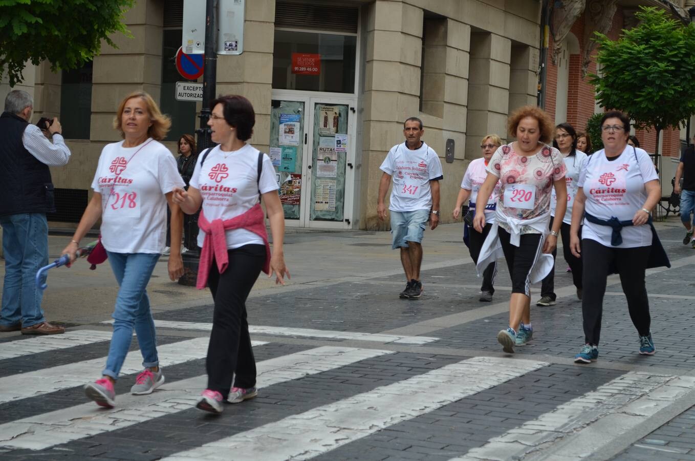 Muchos de los corredores participaron en familia en este evento deportivo y solidario