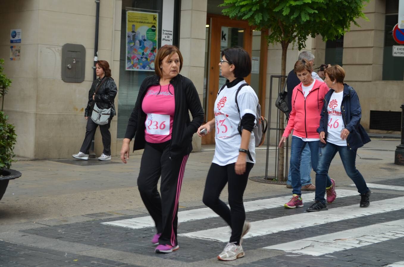 Muchos de los corredores participaron en familia en este evento deportivo y solidario