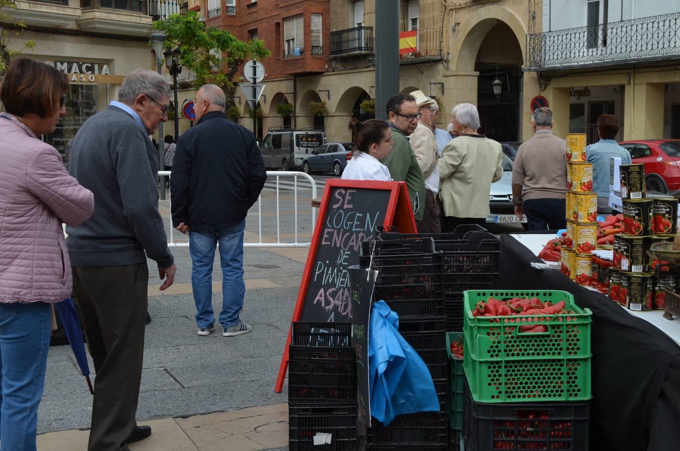 La Plaza del Raso acogió este acto en el que se pudo ver el asado