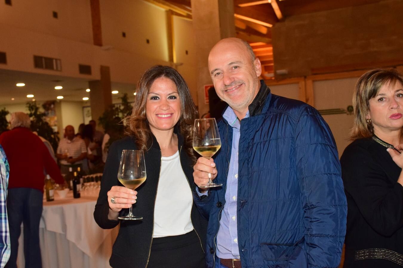 Tras la jornada de juego, los participantes pudieron disfrutar de la cata de dos vinos de Bodegas Martínez Lacuesta.