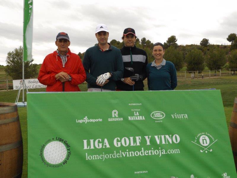 Fotos de la salida de los jugadores participantes en el Torneo Martínez Lacuesta, de la Liga de Golf y Vino de lomejordelvinoderioja.com.