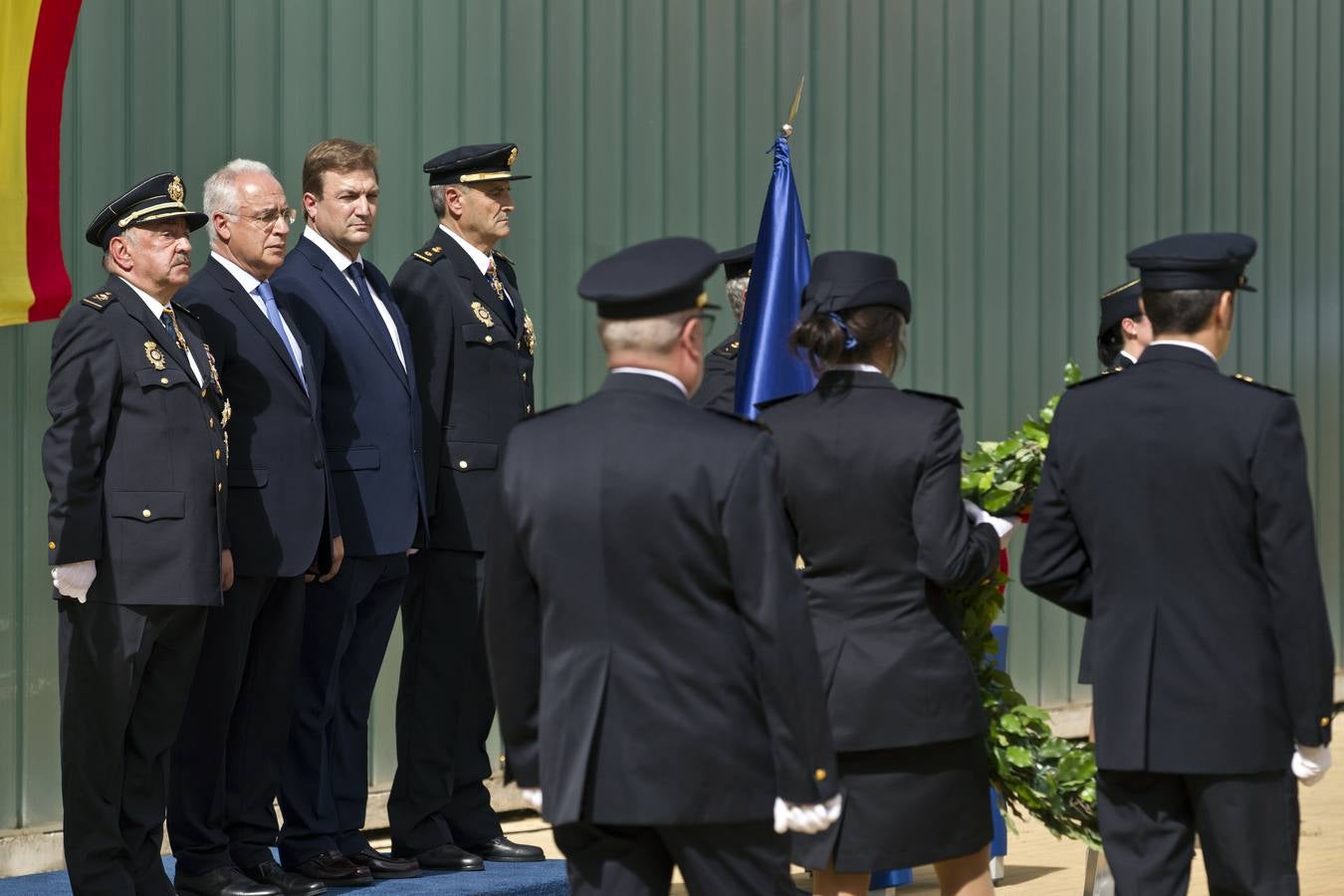 Se ha hecho entrega de reconocimientos al mérito policial y homenaje a los agentes fallecidos en acto de servicio