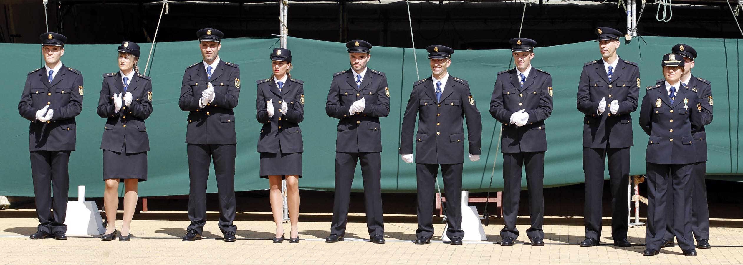 Se ha hecho entrega de reconocimientos al mérito policial y homenaje a los agentes fallecidos en acto de servicio