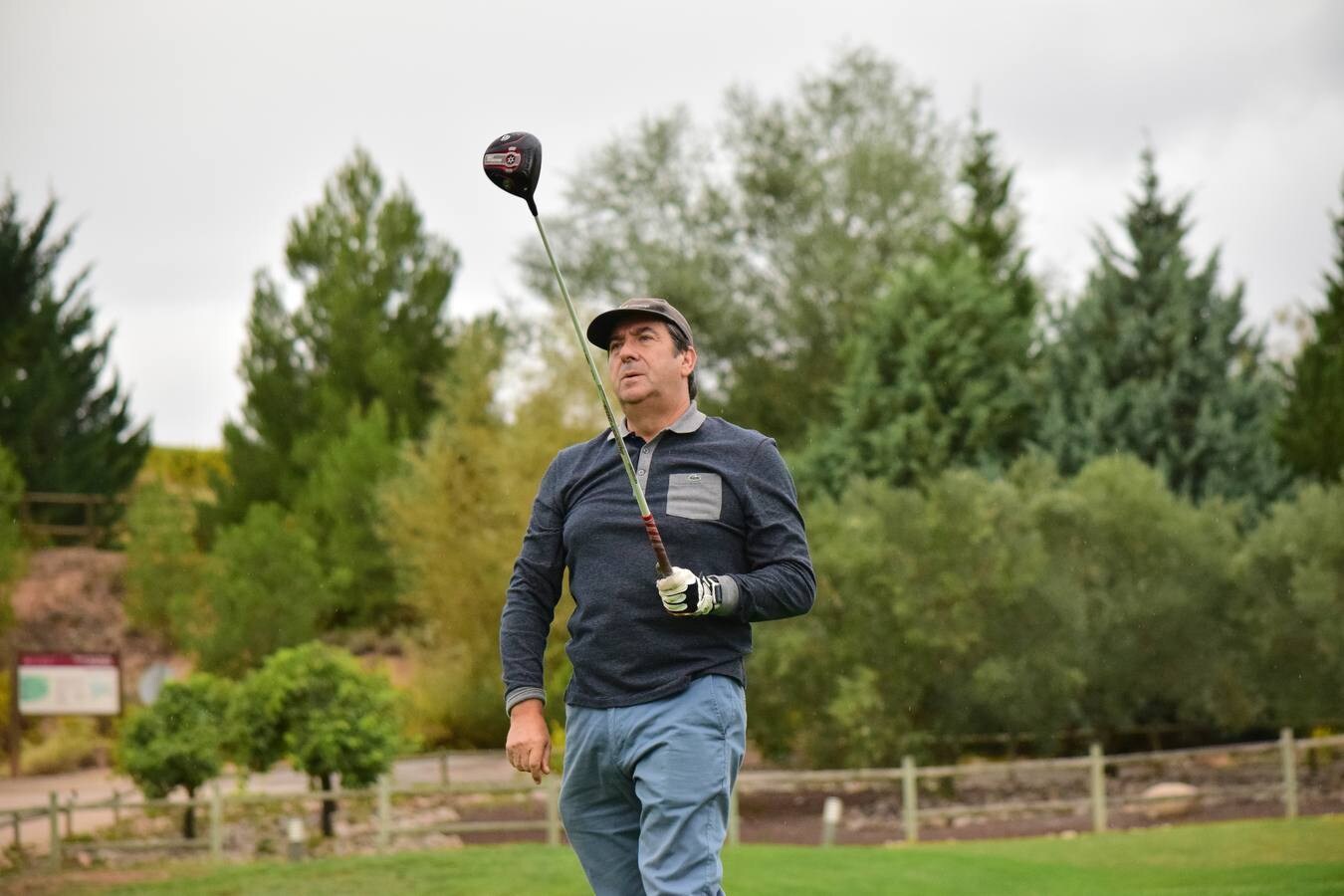 Los participantes en el torneo disfrutaron de una gran jornada de golf.